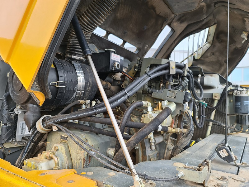 Maquinaria de construcción LIEBHERR A316: foto 18