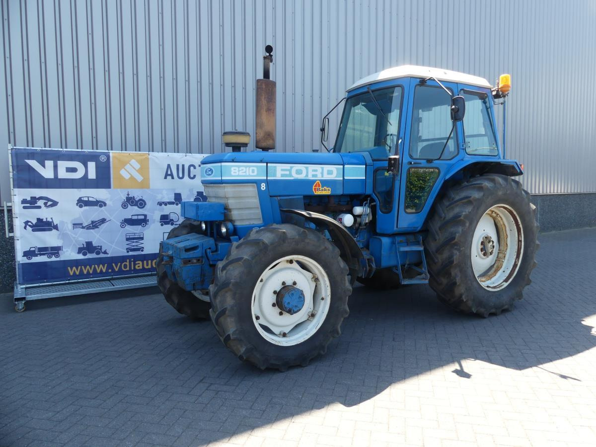 Ford 8210 - Tractor: foto 2 Ford 8210 - Tractor: foto 2