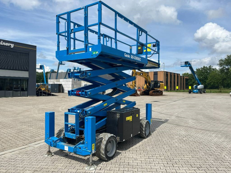 Genie GS 3369 DC - Plataforma de tijeras: foto 3 Genie GS 3369 DC - Plataforma de tijeras: foto 3