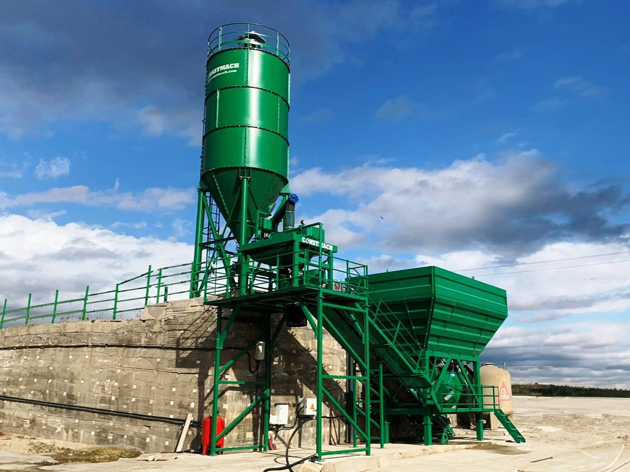 Constmach 60 m³/h Dry Type Concrete Batching Plant - Planta de hormigón: foto 2 Constmach 60 m³/h Dry Type Concrete Batching Plant - Planta de hormigón: foto 2