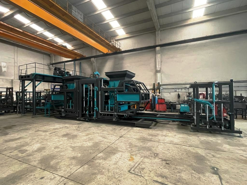 Constmach BS-42 Briquette Making Machine (Concrete Block Making Machine) - Máquina bloquera: foto 3 Constmach BS-42 Briquette Making Machine (Concrete Block Making Machine) - Máquina bloquera: foto 3