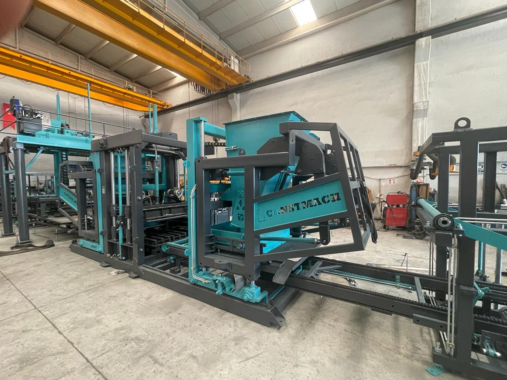 Constmach Machine à Fabriquer des Briquettes BS-42 (Machine à Fabriquer des Blocs de Béton) - Máquina bloquera: foto 1 Constmach Machine à Fabriquer des Briquettes BS-42 (Machine à Fabriquer des Blocs de Béton) - Máquina bloquera: foto 1