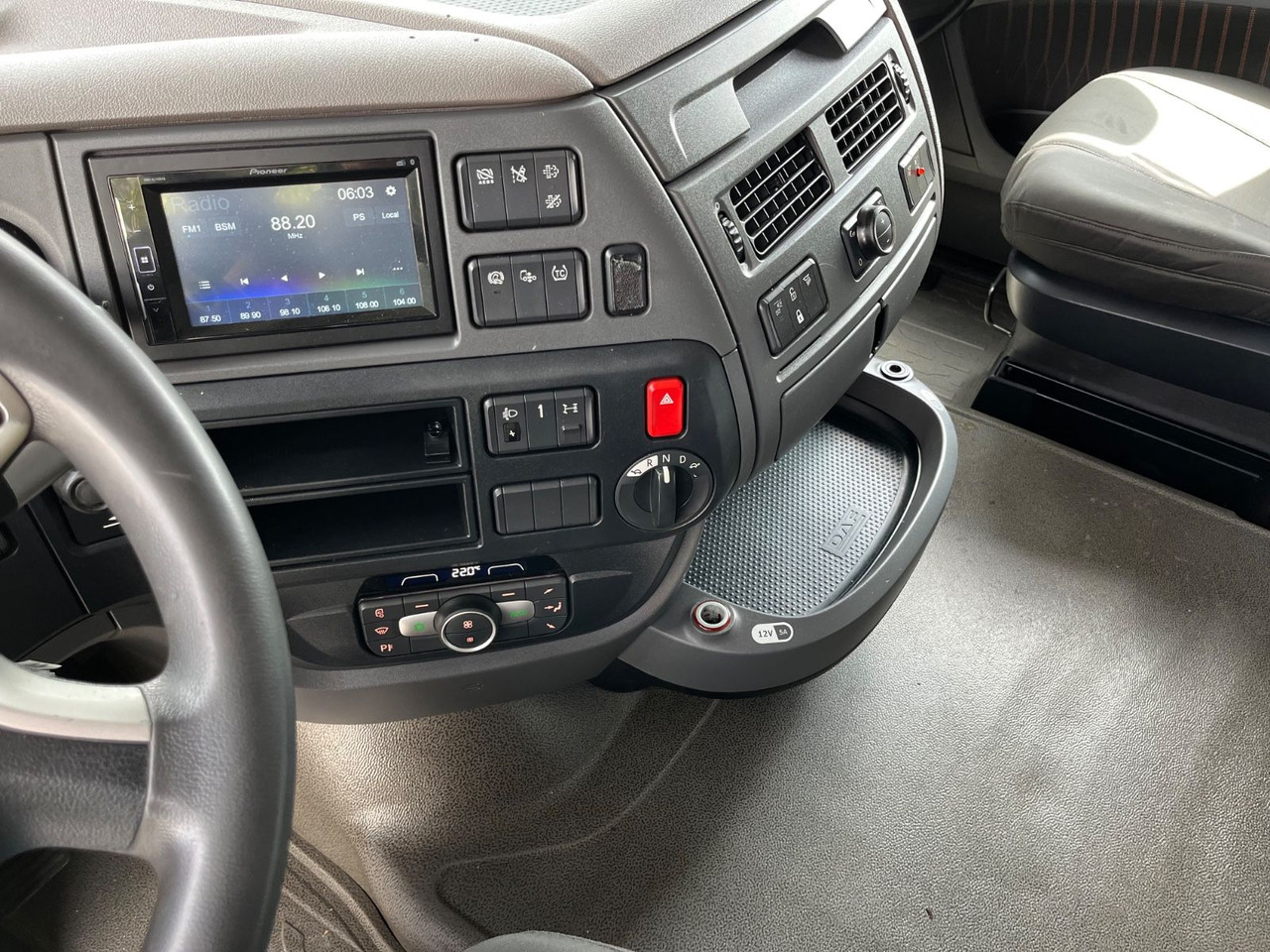 Cabeza tractora DAF XF 530 SSC: foto 12 Cabeza tractora DAF XF 530 SSC: foto 12