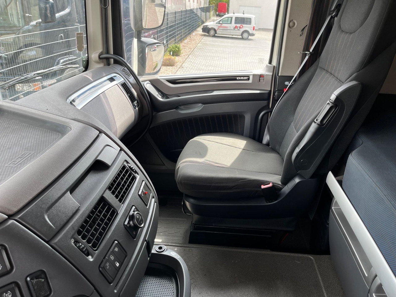 Cabeza tractora DAF XF 530 SSC: foto 13 Cabeza tractora DAF XF 530 SSC: foto 13