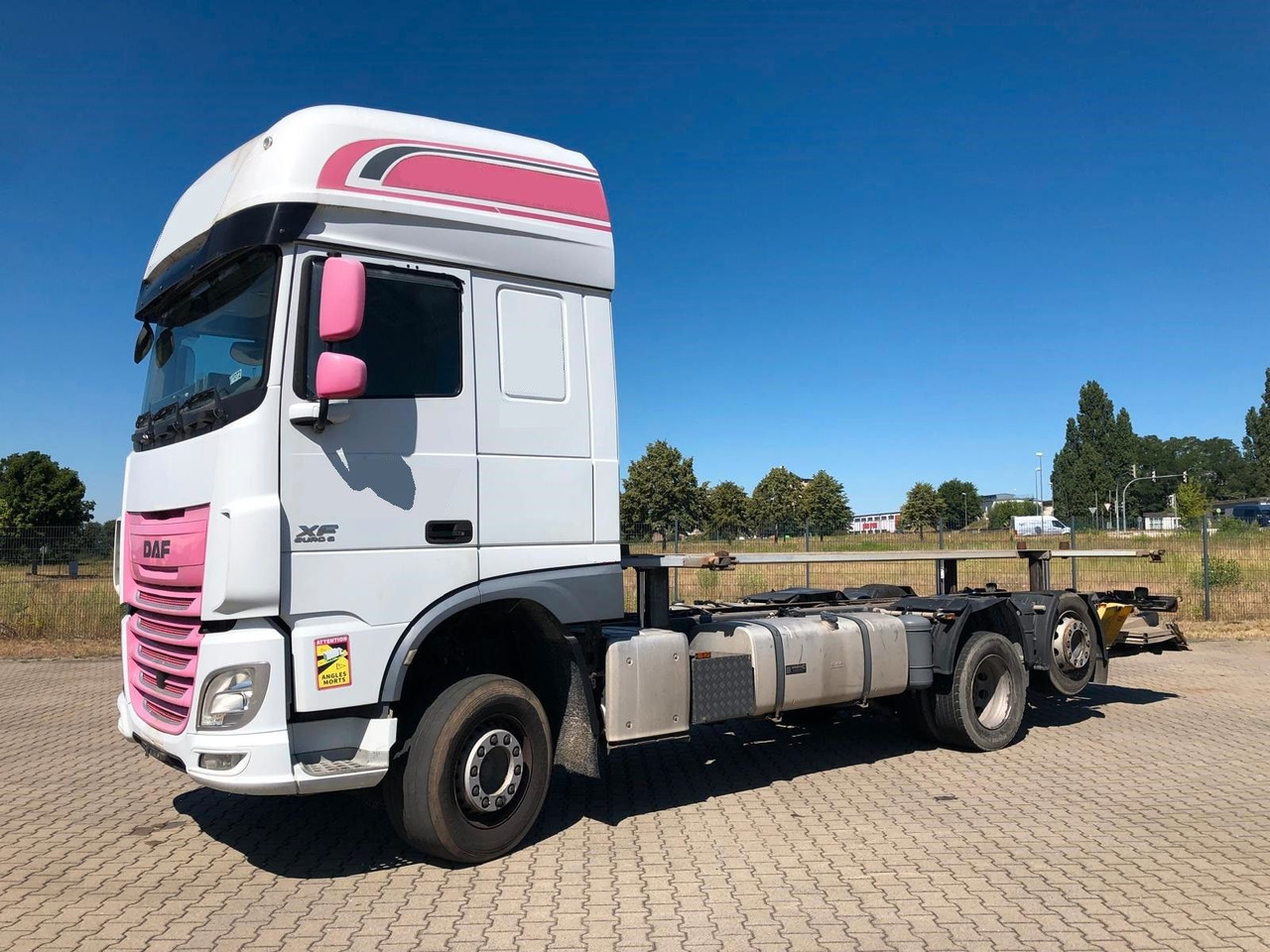 DAF XF460 SSC Liftachse*LBW*AHK*Standkl*Mega - Camión portacontenedore/ Intercambiable: foto 2 DAF XF460 SSC Liftachse*LBW*AHK*Standkl*Mega - Camión portacontenedore/ Intercambiable: foto 2
