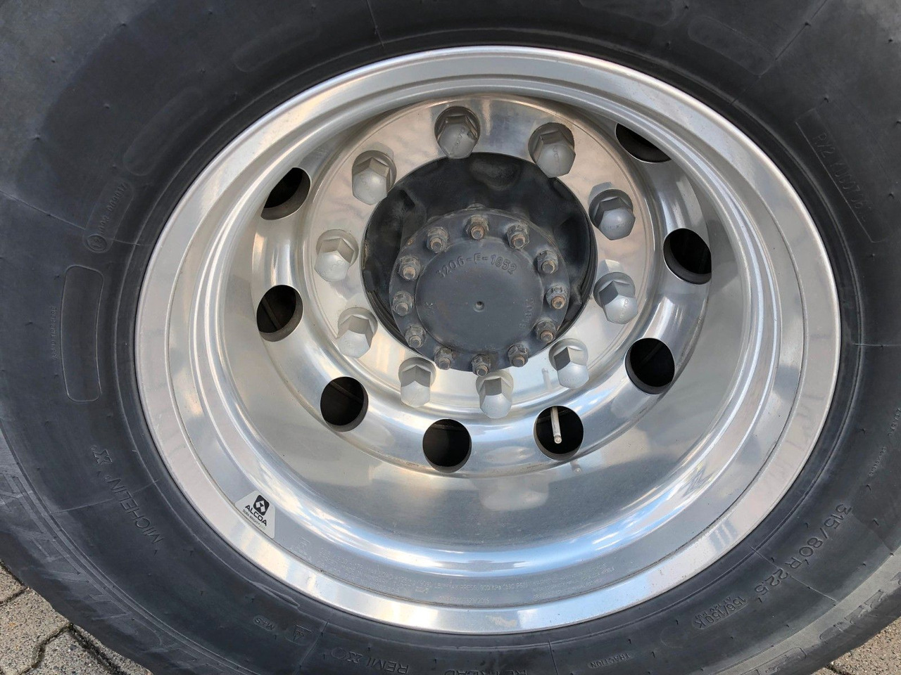 Camión volquete Volvo FH460 8x4 Tridem*Lift+LenkAchse*ALU*AHK*VollLuft: foto 30 Camión volquete Volvo FH460 8x4 Tridem*Lift+LenkAchse*ALU*AHK*VollLuft: foto 30