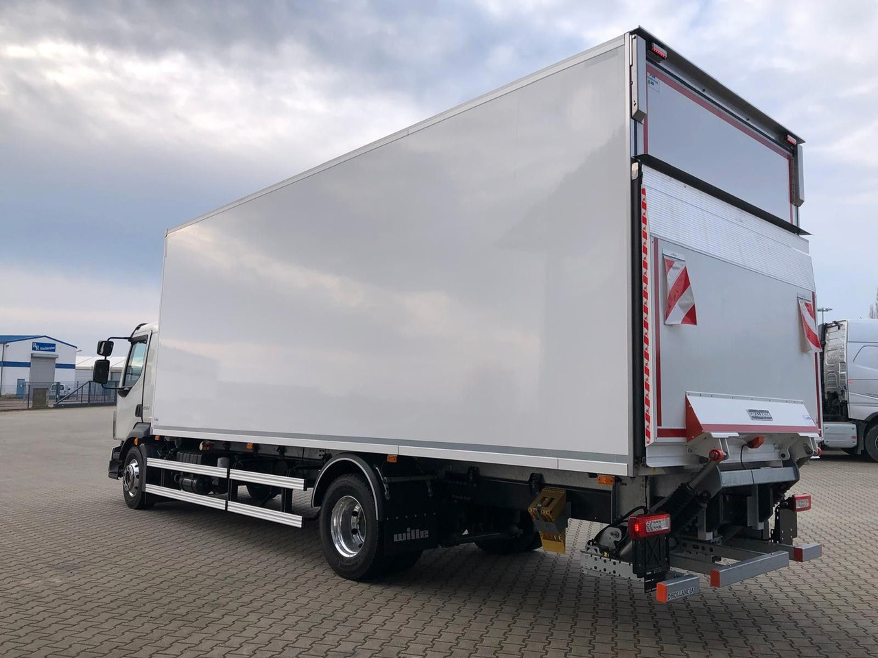 Volvo FL16.280 VollLuft*LBW *Carrier Supra850*a.Miete - Camión frigorífico: foto 3 Volvo FL16.280 VollLuft*LBW *Carrier Supra850*a.Miete - Camión frigorífico: foto 3