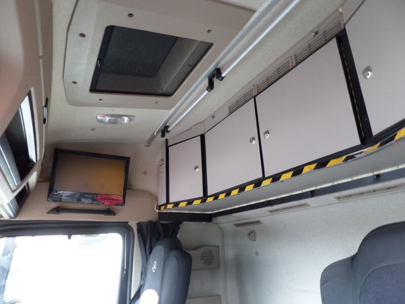 Leasing de Mercedes-Benz Actros 3351 6x4 Mercedes-Benz Actros 3351 6x4: foto 7 Leasing de Mercedes-Benz Actros 3351 6x4 Mercedes-Benz Actros 3351 6x4: foto 7