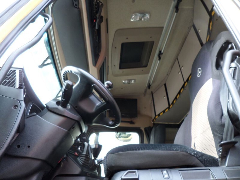 Foto del interior 1: Leasing de Mercedes-Benz Actros 3351 6x4 Mercedes-Benz Actros 3351 6x4 Foto del interior 1: Leasing de Mercedes-Benz Actros 3351 6x4 Mercedes-Benz Actros 3351 6x4