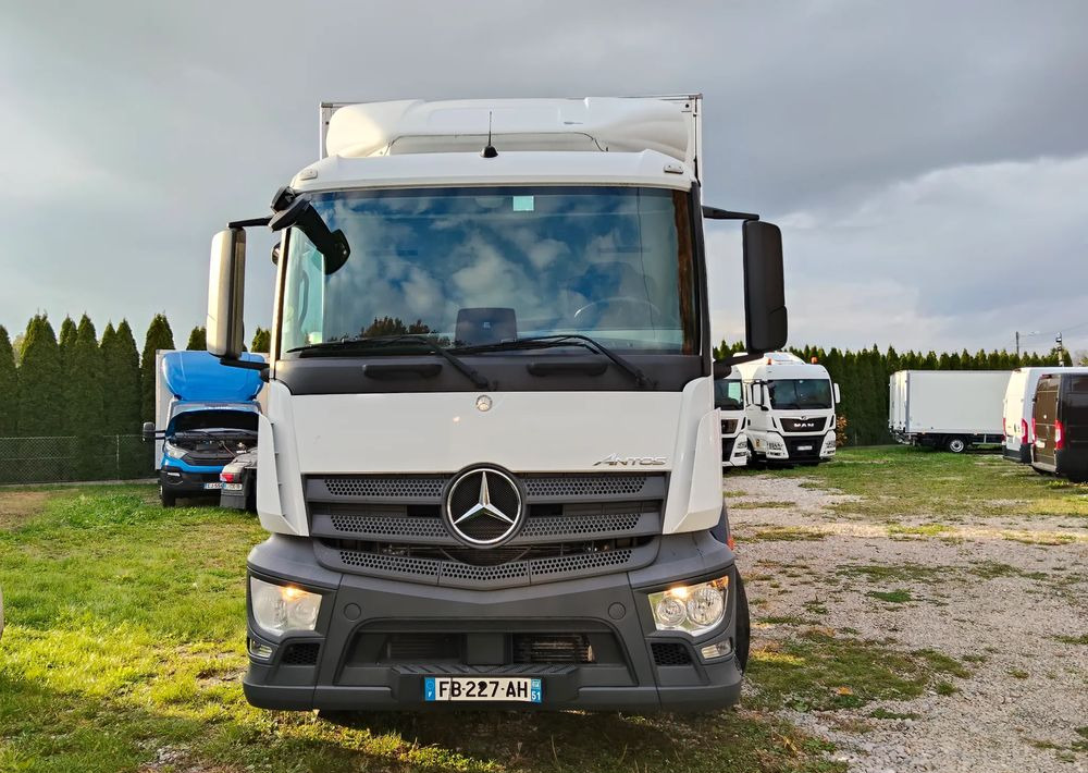Mercedes-Benz Antos - Camión frigorífico: foto 3 Mercedes-Benz Antos - Camión frigorífico: foto 3