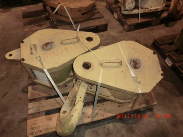 Hakenflasche / Hook block 32t - Implemento para Grúa: foto 1 Hakenflasche / Hook block 32t - Implemento para Grúa: foto 1