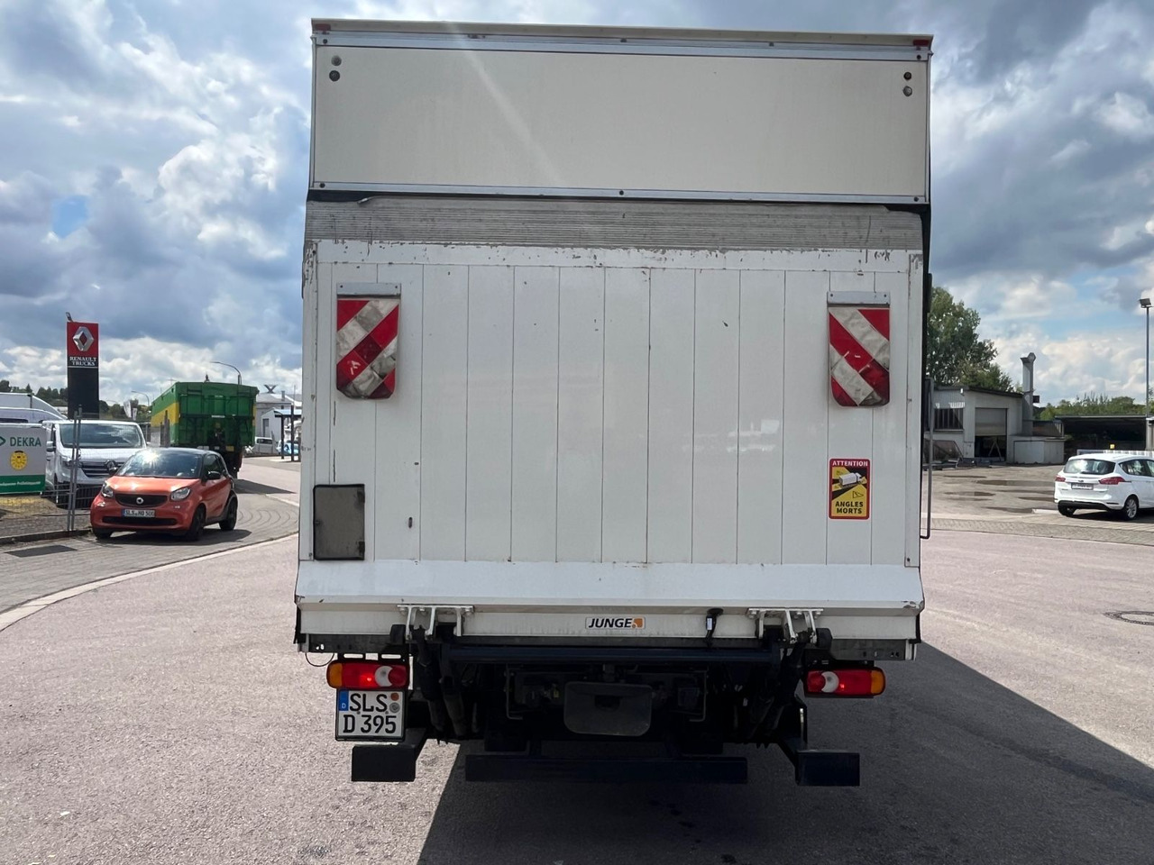 Renault D7.5 210 Kofferaufbau mit LBW - Furgoneta caja cerrada: foto 5 Renault D7.5 210 Kofferaufbau mit LBW - Furgoneta caja cerrada: foto 5