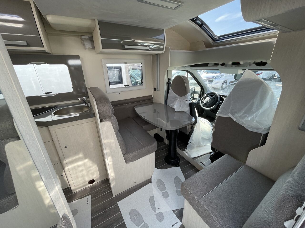 Nobel ART T-5000, 5 seats, FORD - Autocaravana perfilada: foto 4 Nobel ART T-5000, 5 seats, FORD - Autocaravana perfilada: foto 4