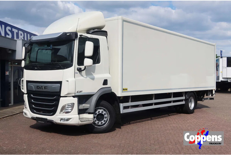 DAF CF 290 Bak+Klep Dhollandia 2.000 kg - Camión caja cerrada: foto 1 DAF CF 290 Bak+Klep Dhollandia 2.000 kg - Camión caja cerrada: foto 1