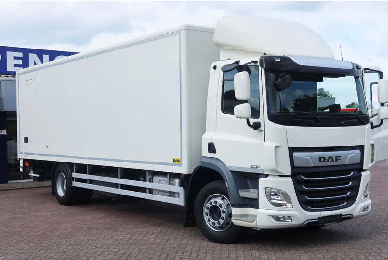 DAF CF 290 Bak+Klep Dhollandia 2.000 kg - Camión caja cerrada: foto 2 DAF CF 290 Bak+Klep Dhollandia 2.000 kg - Camión caja cerrada: foto 2