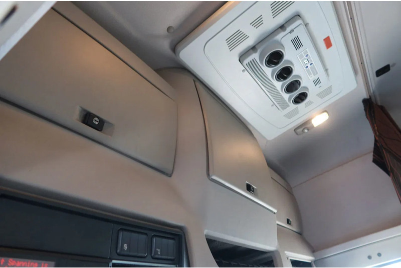 Camión caja cerrada DAF CF 410 Bak+Klep Dhollandia 2.000 kg Slaapcabine: foto 8