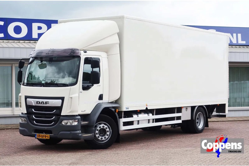 DAF LF 290 Bakwagen + Laadklep DHollandia 2000 kg - Camión caja cerrada: foto 1 DAF LF 290 Bakwagen + Laadklep DHollandia 2000 kg - Camión caja cerrada: foto 1