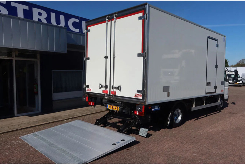 FUSO Canter Thermoking T 600R Koel/Vries + Laadklep - Camión frigorífico: foto 4 FUSO Canter Thermoking T 600R Koel/Vries + Laadklep - Camión frigorífico: foto 4