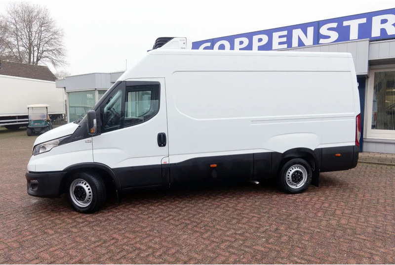 Iveco Daily 35S16 Koelen/vriezen/verwarmen Carrier Xarios 350 + nacht aansluiting 220 volt - Furgoneta frigorifica: foto 2 Iveco Daily 35S16 Koelen/vriezen/verwarmen Carrier Xarios 350 + nacht aansluiting 220 volt - Furgoneta frigorifica: foto 2