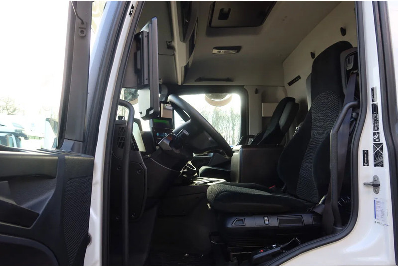 Mercedes-Benz Actros 1840 L Bkawagen+ BAR klep 2.000kg met Gesioleerde bak - Camión caja cerrada: foto 5 Mercedes-Benz Actros 1840 L Bkawagen+ BAR klep 2.000kg met Gesioleerde bak - Camión caja cerrada: foto 5