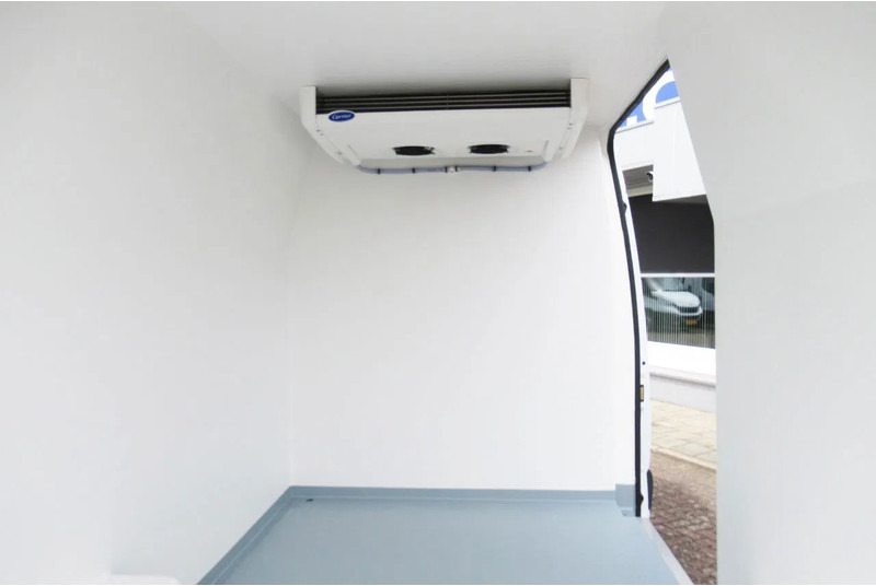 Mercedes-Benz Sprinter 317 CDI Koel / Vries/ verwarmen Carrier Xarios 350 + 220 volt nacht stekkerL2/H2 - Furgoneta frigorifica: foto 4 Mercedes-Benz Sprinter 317 CDI Koel / Vries/ verwarmen Carrier Xarios 350 + 220 volt nacht stekkerL2/H2 - Furgoneta frigorifica: foto 4