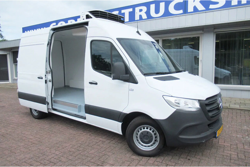 Mercedes-Benz Sprinter 317 CDI Koel / Vries/ verwarmen Carrier Xarios 350 + 220 volt nacht stekkerL2/H2 - Furgoneta frigorifica: foto 2 Mercedes-Benz Sprinter 317 CDI Koel / Vries/ verwarmen Carrier Xarios 350 + 220 volt nacht stekkerL2/H2 - Furgoneta frigorifica: foto 2
