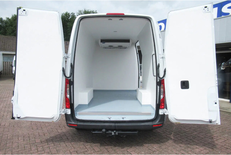 Mercedes-Benz Sprinter 317 CDI Koel / Vries/ verwarmen Carrier Xarios 350 + 220 volt nacht stekkerL2/H2 - Furgoneta frigorifica: foto 3 Mercedes-Benz Sprinter 317 CDI Koel / Vries/ verwarmen Carrier Xarios 350 + 220 volt nacht stekkerL2/H2 - Furgoneta frigorifica: foto 3