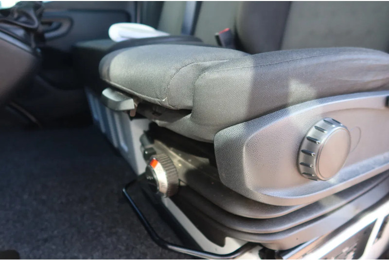 Mercedes-Benz Sprinter 516 CDI Koel/Vries + Dhollandia Klep 750 kg Carrier 300 Xarios Dag + nacht 220 Volt - Furgoneta frigorifica: foto 5 Mercedes-Benz Sprinter 516 CDI Koel/Vries + Dhollandia Klep 750 kg Carrier 300 Xarios Dag + nacht 220 Volt - Furgoneta frigorifica: foto 5