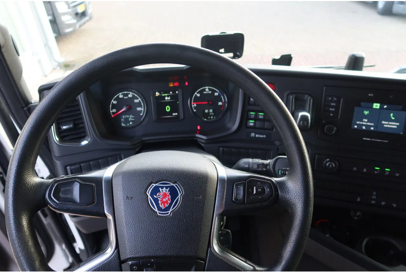 Camión caja cerrada Scania P280 4x2 Bak + Dhollandia Klep 2000 KG: foto 9 Camión caja cerrada Scania P280 4x2 Bak + Dhollandia Klep 2000 KG: foto 9