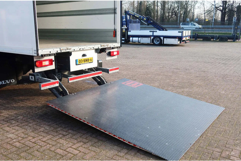 Camión caja cerrada Volvo FE 250 Bakwagen + Dhollandia klep 2500 KG. 49.000 KM!!: foto 18