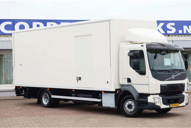 Volvo FL 250 Bak + Klep E6 - Camión caja cerrada: foto 2 Volvo FL 250 Bak + Klep E6 - Camión caja cerrada: foto 2
