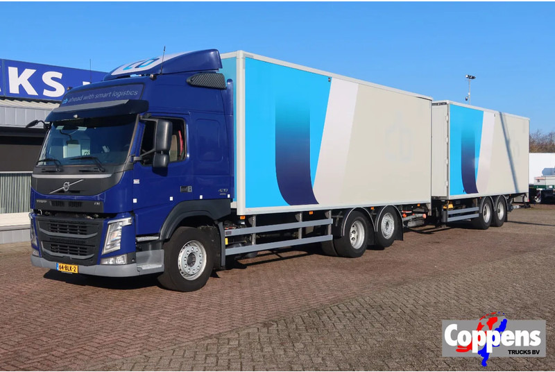 Volvo FM 420 6x2 Bak + Dhollandia klep 1500 kg + Aanhanger 94-WS-TS - Camión caja cerrada: foto 1 Volvo FM 420 6x2 Bak + Dhollandia klep 1500 kg + Aanhanger 94-WS-TS - Camión caja cerrada: foto 1