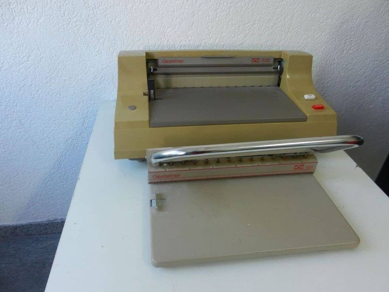 Gestetner 220 - Encuadernadora: foto 2 Gestetner 220 - Encuadernadora: foto 2
