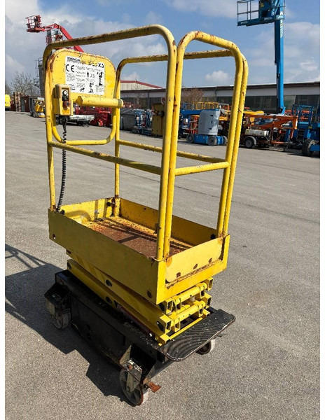 Boss 4,55m Arbeitsbühne Personenlift, BJ 2009 - Plataforma de tijeras: foto 4 Boss 4,55m Arbeitsbühne Personenlift, BJ 2009 - Plataforma de tijeras: foto 4