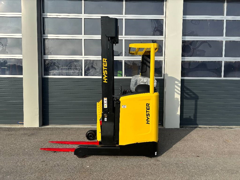 Hyster R 1.2 E Schubmaststapler, 1200kg - Retráctil: foto 2 Hyster R 1.2 E Schubmaststapler, 1200kg - Retráctil: foto 2