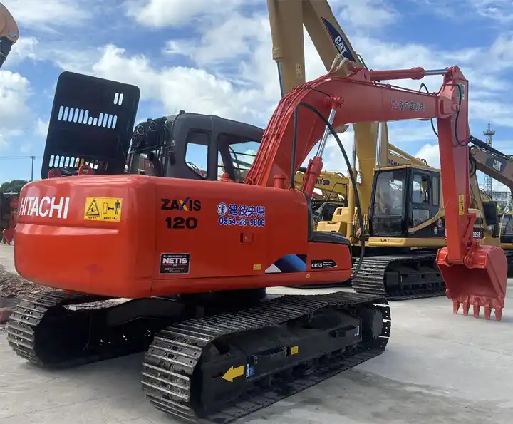 12 Ton Tracked Excavator Low Working Hours Hitachi Zx120 Hydraulic Excavator With Isuzu Engine In Shanghai - Excavadora de cadenas: foto 2 12 Ton Tracked Excavator Low Working Hours Hitachi Zx120 Hydraulic Excavator With Isuzu Engine In Shanghai - Excavadora de cadenas: foto 2
