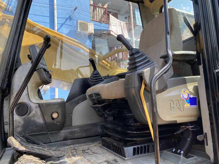 30 Ton Heavy Excavator Japan Origin Cat 330d 330dl 330d2 Fairly Used Caterpillar Mining Excavator With Jack Hammer In Shanghai - Excavadora de cadenas: foto 5 30 Ton Heavy Excavator Japan Origin Cat 330d 330dl 330d2 Fairly Used Caterpillar Mining Excavator With Jack Hammer In Shanghai - Excavadora de cadenas: foto 5