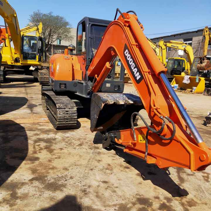 Awesome Performance Korea Imported Small Scale Used Doosan Dh60 Excavator - Excavadora de cadenas: foto 1 Awesome Performance Korea Imported Small Scale Used Doosan Dh60 Excavator - Excavadora de cadenas: foto 1