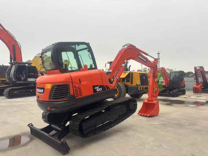 Doosan DX60 DX60-9c DH60-7 DX60W DX80 DX75 DX55 DH35 DH55 Used Mini Excavator Mas Maquinaria Municipal Y Ambiental - Excavadora: foto 2 Doosan DX60 DX60-9c DH60-7 DX60W DX80 DX75 DX55 DH35 DH55 Used Mini Excavator Mas Maquinaria Municipal Y Ambiental - Excavadora: foto 2