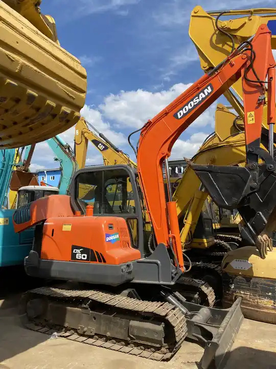 High Quality Hot Sale Used 6t Mini Excavator Original Korea Doosan Used Excavators Doosan Dx60 With Good Performance - Excavadora de cadenas: foto 5 High Quality Hot Sale Used 6t Mini Excavator Original Korea Doosan Used Excavators Doosan Dx60 With Good Performance - Excavadora de cadenas: foto 5