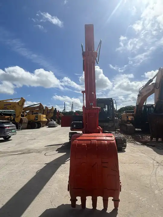 High Quality Original Landscaping Excavator Hitachi Zx120 Excavator With Thumb And Ditch Bucket In Shanghai - Excavadora de cadenas: foto 3 High Quality Original Landscaping Excavator Hitachi Zx120 Excavator With Thumb And Ditch Bucket In Shanghai - Excavadora de cadenas: foto 3