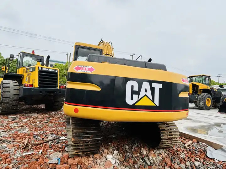 High Quality Used Excavator Cat 320bl In Good Condition On Sale in Shanghai - Excavadora de cadenas: foto 3 High Quality Used Excavator Cat 320bl In Good Condition On Sale in Shanghai - Excavadora de cadenas: foto 3
