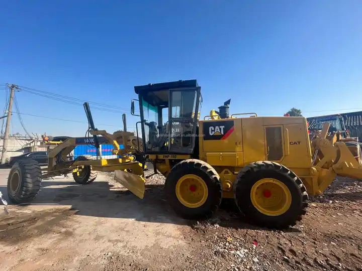 Second hand Caterpillar motor Grader CAT 140K for sale, used CAT 140G 140H 140K in good condition - Grader: foto 4 Second hand Caterpillar motor Grader CAT 140K for sale, used CAT 140G 140H 140K in good condition - Grader: foto 4