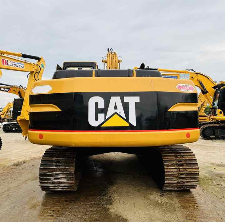 Super Good Condition Japanese Made Used Cat 320b 320bl Hydraulic Tracked Excavator At Favorable Price In Shanghai - Excavadora de cadenas: foto 3 Super Good Condition Japanese Made Used Cat 320b 320bl Hydraulic Tracked Excavator At Favorable Price In Shanghai - Excavadora de cadenas: foto 3
