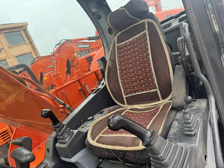 Used Excavator Doosan DX75-9C Second-hand Excavator Digger DX75-9C Compact Shovel Crawler Doosan 75 Excavator Doosan Dx75-9C - Excavadora de cadenas: foto 5 Used Excavator Doosan DX75-9C Second-hand Excavator Digger DX75-9C Compact Shovel Crawler Doosan 75 Excavator Doosan Dx75-9C - Excavadora de cadenas: foto 5