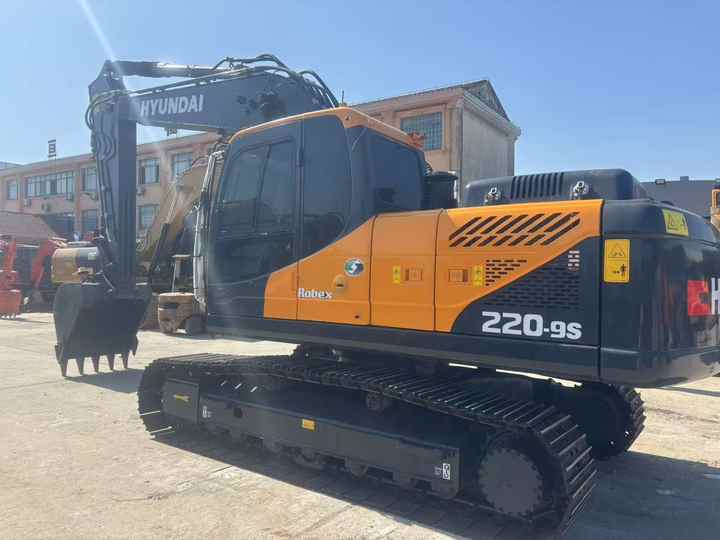Used Good Quality Excavator Korea Hyundai 225LC-9T 225Lc-7 220LC-9S 150Lc-7 Good Quality for Sale at Low Price - Excavadora: foto 2 Used Good Quality Excavator Korea Hyundai 225LC-9T 225Lc-7 220LC-9S 150Lc-7 Good Quality for Sale at Low Price - Excavadora: foto 2
