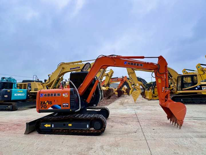 Used Japanese Excavator Hitachi 70 for Sale Hitachi 70 Excavator Hitachi Zx70 - Excavadora: foto 2 Used Japanese Excavator Hitachi 70 for Sale Hitachi 70 Excavator Hitachi Zx70 - Excavadora: foto 2