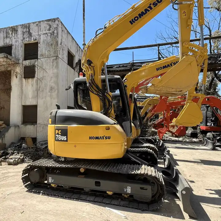 Used Komatsu PC 78 with Good Condition in Shanghai - Excavadora: foto 1 Used Komatsu PC 78 with Good Condition in Shanghai - Excavadora: foto 1
