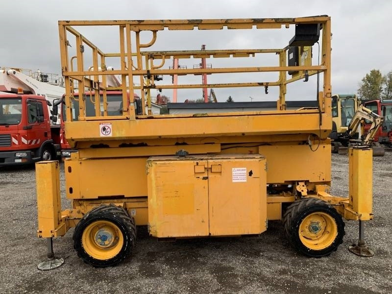 Genie GS-2669 - 10 m, 4x4, diesel - Plataforma de tijeras: foto 4 Genie GS-2669 - 10 m, 4x4, diesel - Plataforma de tijeras: foto 4