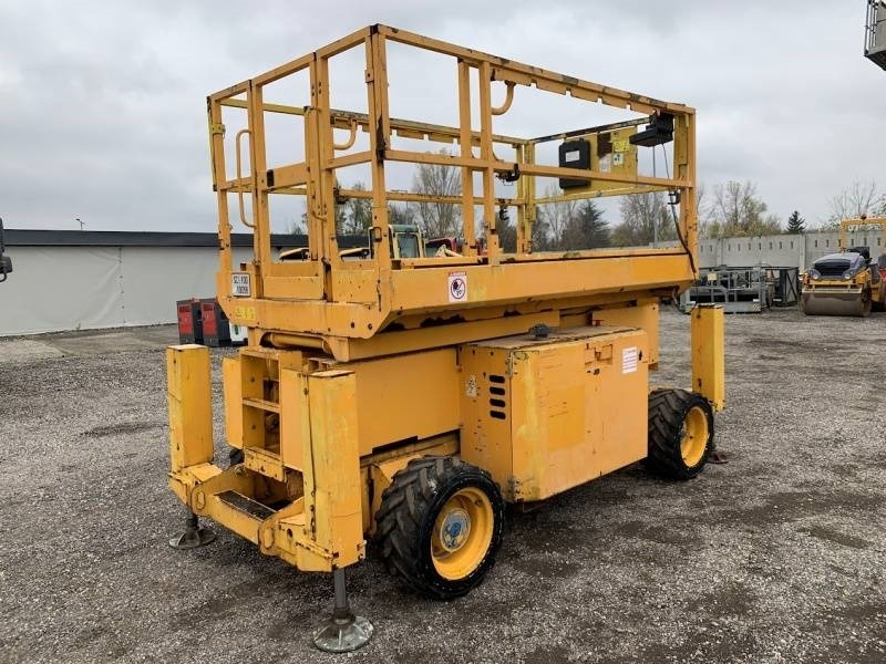 Genie GS-2669 - 10 m, 4x4, diesel - Plataforma de tijeras: foto 2 Genie GS-2669 - 10 m, 4x4, diesel - Plataforma de tijeras: foto 2